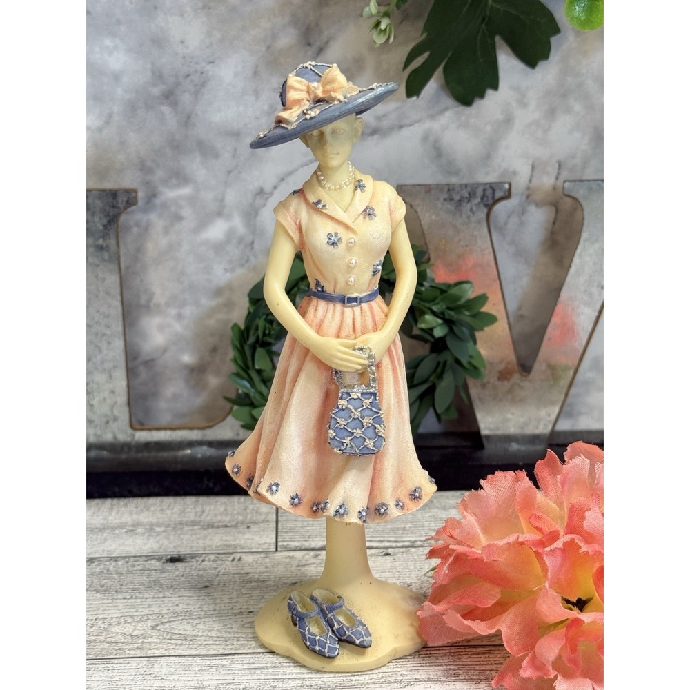 Rare Women of the World Lady Catriona of Lucern Enesco Resin‎ Figurine Vintage